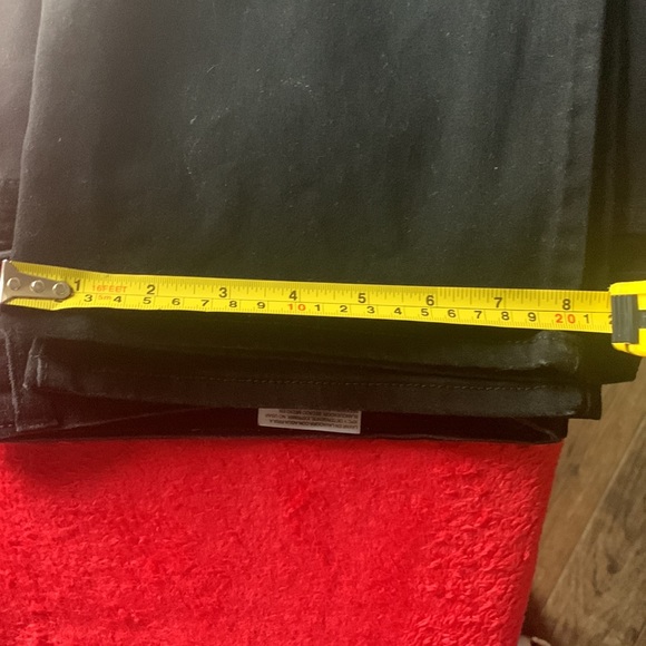 Signature by Levi Strauss & Co.Gold Label Women's Totally Shaping Straight Jeans - Picture 9 of 9